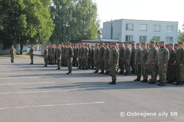 Slávnostný nástup príslušníkov Taktického krídla pri príležitosti začiatku predsedníctva SR v Rade EÚ