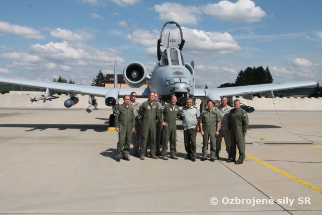 Generál Maxim na cvičení SLOVAK WARTHOG 