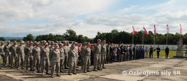 Na Sliači spomínali na príslušníkov americkej misie v SNP