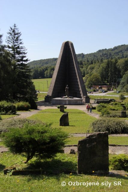 Trebišovskí vojaci pomáhajú pri obnove pamiatok