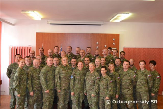 Slávnostné vyradenie absolventov Ďalšieho odborného výcviku OR 6