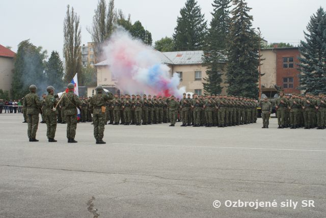 Vojenskú prísahu zložilo v Martine 192 absolventov základného vojenského výcviku