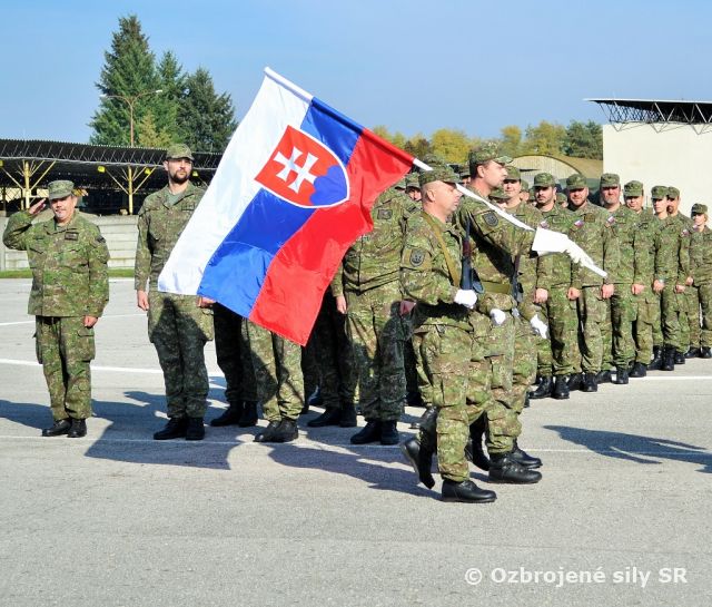 Príslušníci prvej brigády sa rozlúčili s náčelníkom štábu a jeho zástupcom