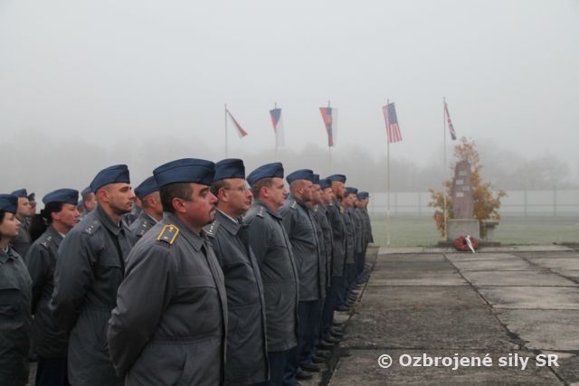 Príslušníci leteckej základne Sliač spomínali na zosnulých