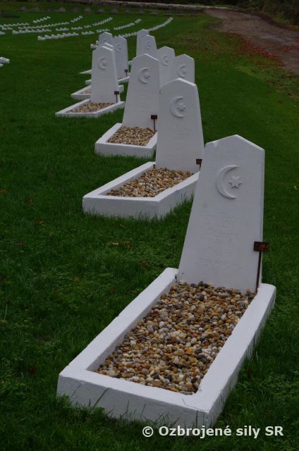 Zabudnutý cintorín v Trenčíne ožíva