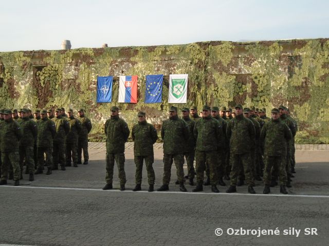 Slávnostný nástup pri príležitosti 66. výročia vzniku útvaru a Deň otvorených dverí u Opravárenského práporu v Martine