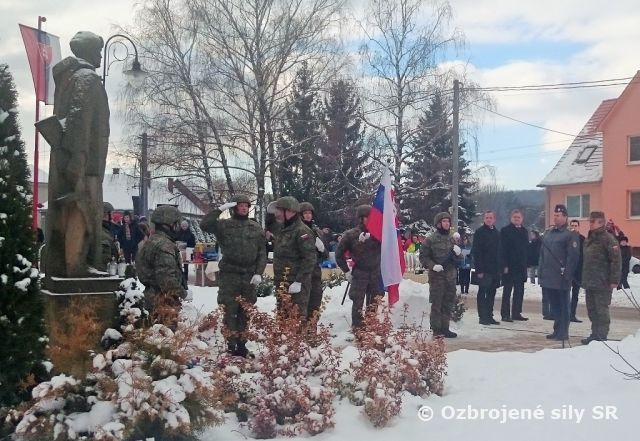 Príslušníci levického práporu podporili pietu v obci Hostie