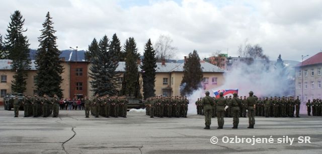 Vojenskú prísahu zložilo v Martine 191 čakateľov a kadetov 