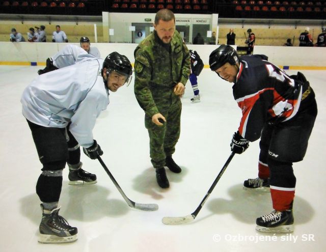 Jubilejný hokejový turnaj o putovný pohár veliteľa 1.mb