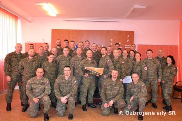 Slávnostné vyradenie absolventov Ďalšieho odborného výcviku U10 ČŠp 103 a Štábneho poddôstojníckeho kurzu