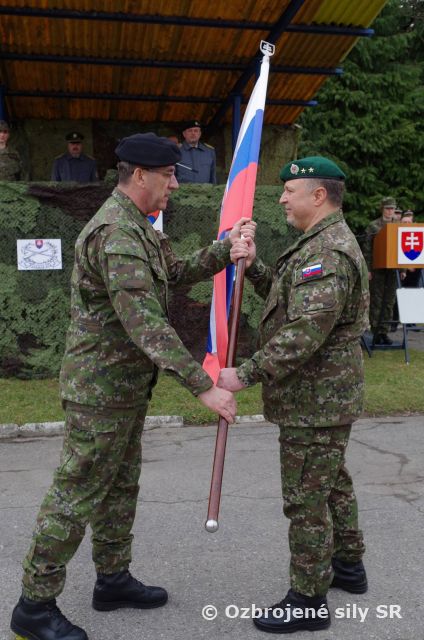 Generál Maxim uviedol do funkcie nového veliteľa