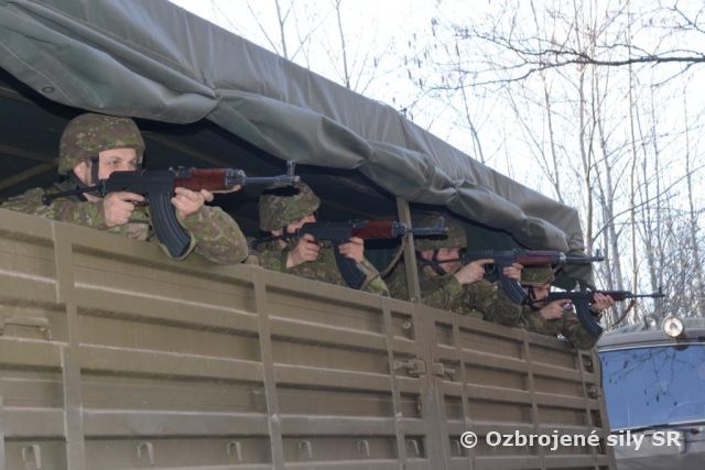 Odborno-taktické cvičenie čiat roty poľných služieb