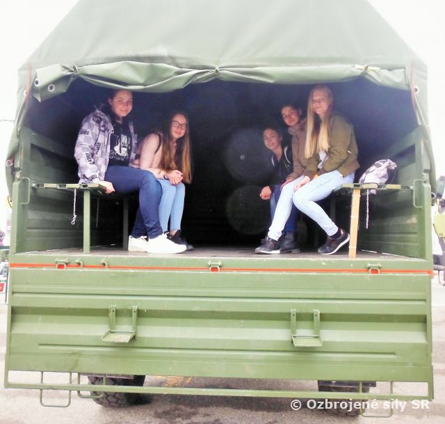 Nitrania prezentovali OS SR na akcii Mladý tvorca 2017     