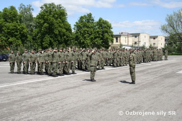 Príslušníci 21. zmiešaného mechanizovaného práporu Trebišov si pripomenuli ukončenie 2. svetovej vojny