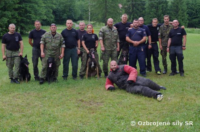 Psovodi troch krajín V-4 cvičili pod Nízkymi Tatrami