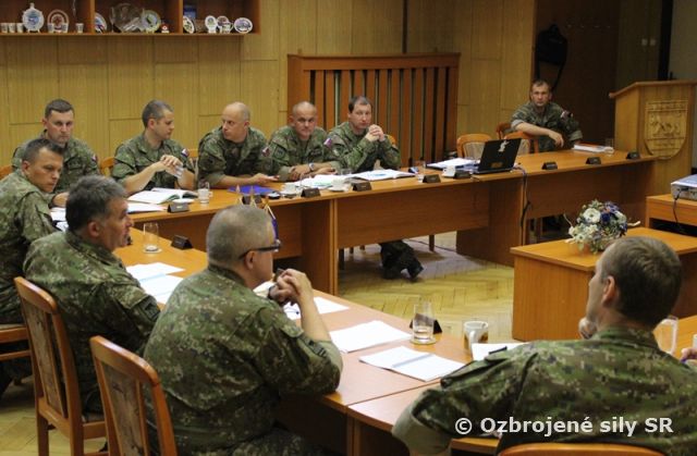Veliteľská príprava veliteľov práporov a jednotky 2.mb pokračuje
