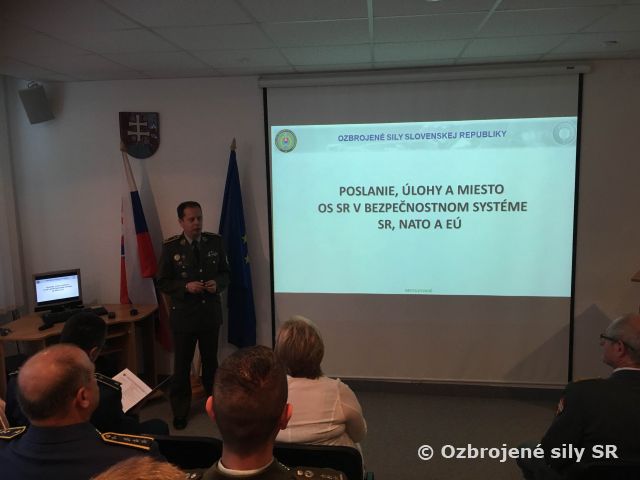 Účasť príslušníkov OS SR na konferencii na Gymnázium v Malackách