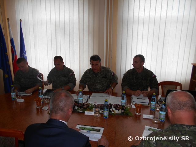 Minister obrany SR na návšteve na veliteľstve 2.mb