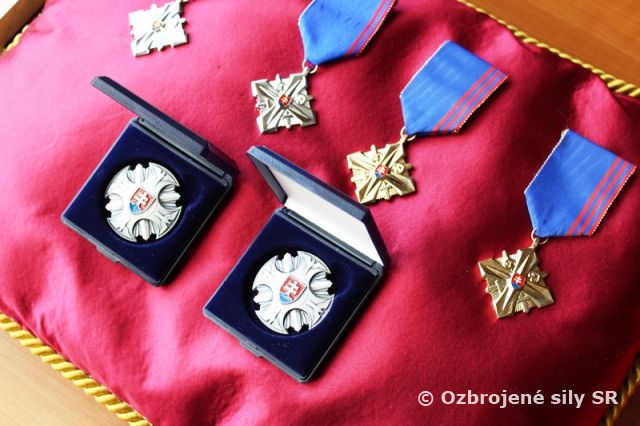 Vojaci a zamestnanci 2. mechanizovanej brigády si pripomenuli významné míľniky z novodobých dejín Slovenska    