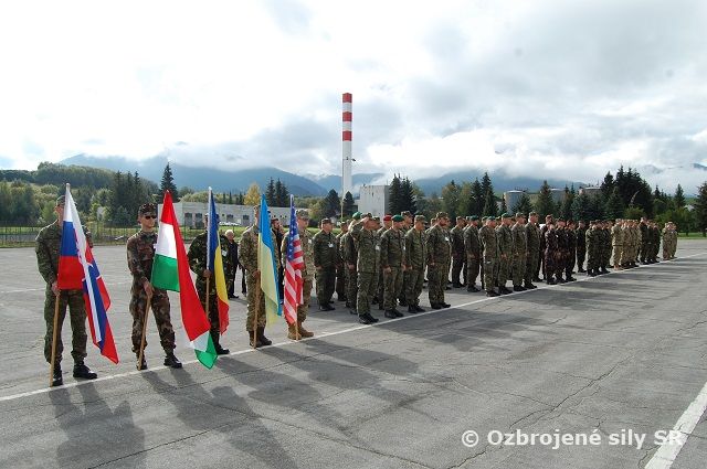 Blond Avalanche v simulačnom centre v AOS