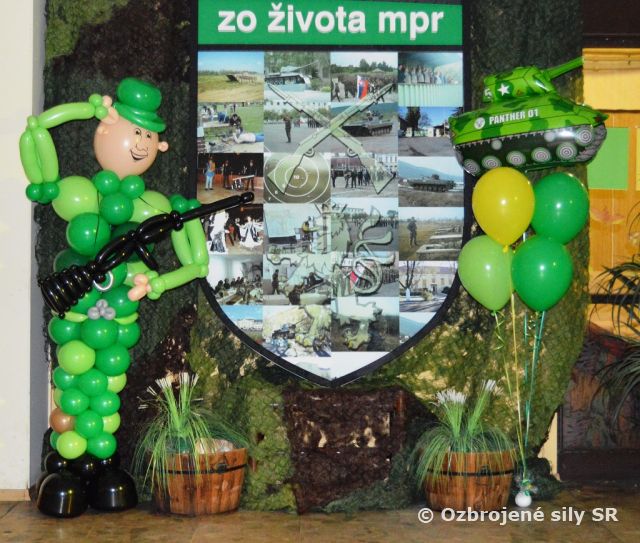 Prvý posádkový bál