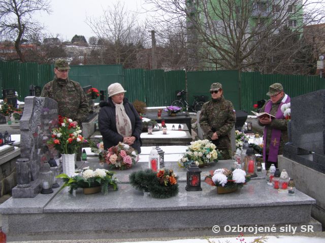 Spomienka na zosnulých pri leteckom nešťastí v Hejciach