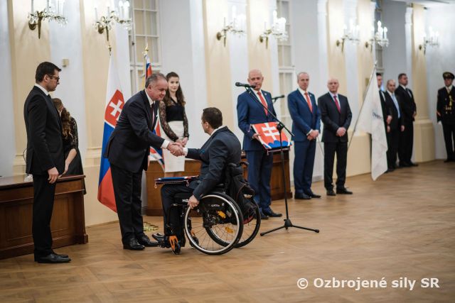 Slovenskí športovci  zložili prezidentovi olympijský sľub