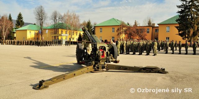 Slávnostný nástup k 13. výročiu vzniku raketometného oddielu