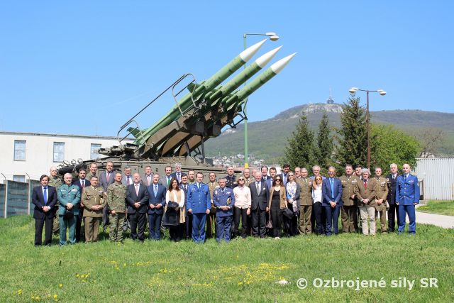 Španielsky kurz národnej bezpečnosti navštívil rakeťákov