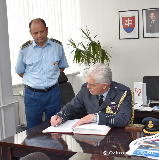Veliteľ Vzdušných síl OS SR privítal britského pridelenca obrany 