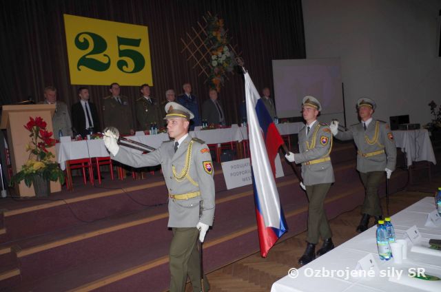 Zväz vojakov SR oslavoval v Trenčíne 25. výročie založenia