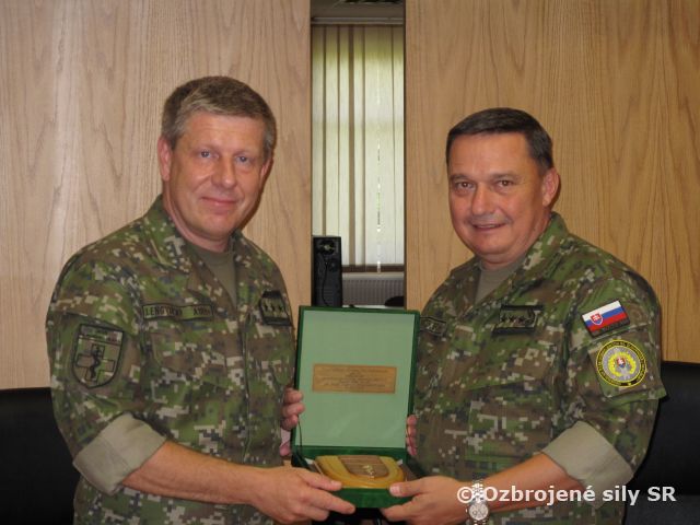 Návšteva NGŠ OS SR na ÚHL