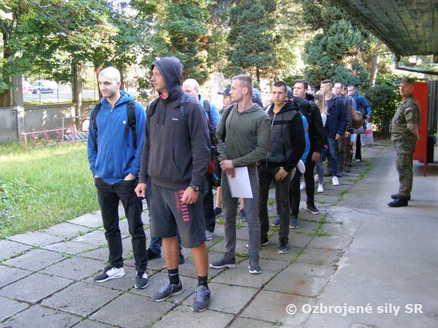 Príjem občanov SR do dobrovoľnej vojenskej prípravy