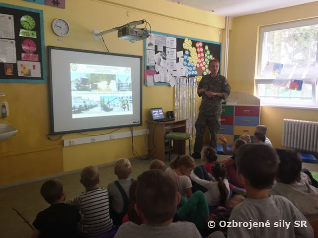 Návšteva detí v základnej škole