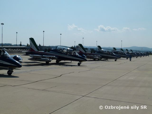 Frecce Tricolori na Sliači