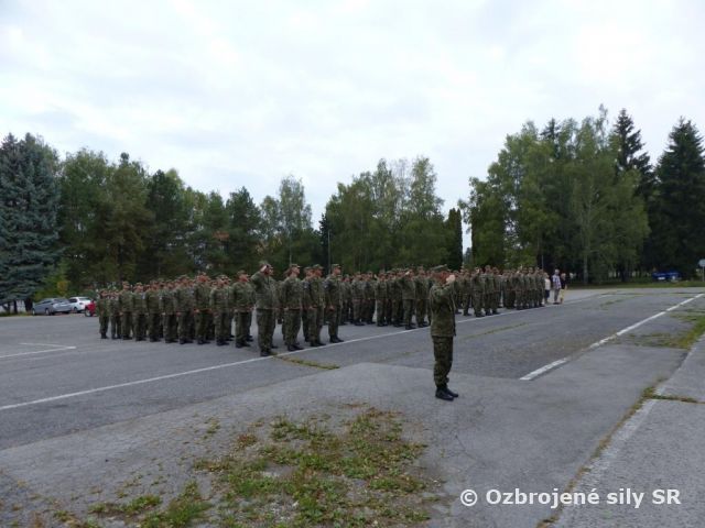 Slávnostný nástup ku Dňu slovenského vojenského letectva