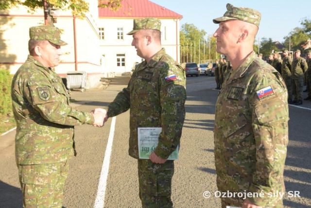 Slávnostný nástup pri príležitosti ukončenia pôsobenia vo funkcii veliaceho poddôstojníka práporu
