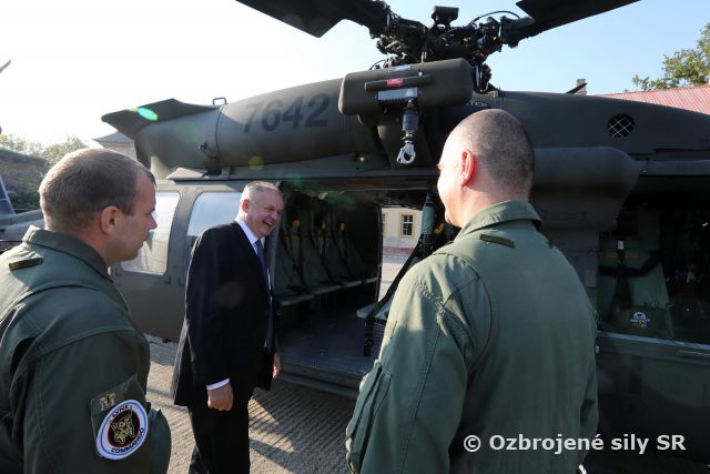 Vzdušné sily OS SR zabezpečovali pracovný program ústavných činiteľov SR