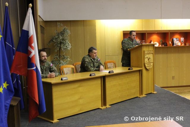 Príslušníci prešovskej brigády si pripomenuli výročie demokratických zmien