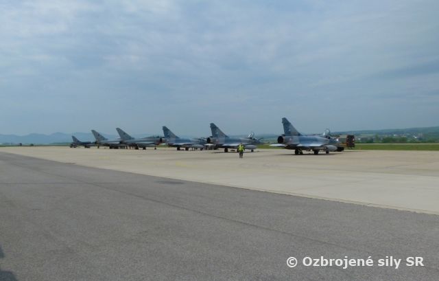 Príslušníci Taktického krídla Sliač zabezpečovali prílety talianskych a francúzskych stíhacích lietadiel