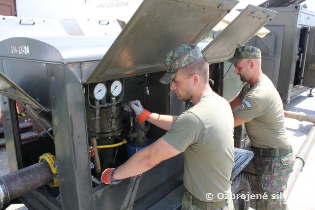 Príslušníci Centra potrubnej dopravy v „pohotovosti“