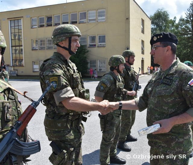 Privítanie príslušníkov OS SR po návrate z LOT 2
