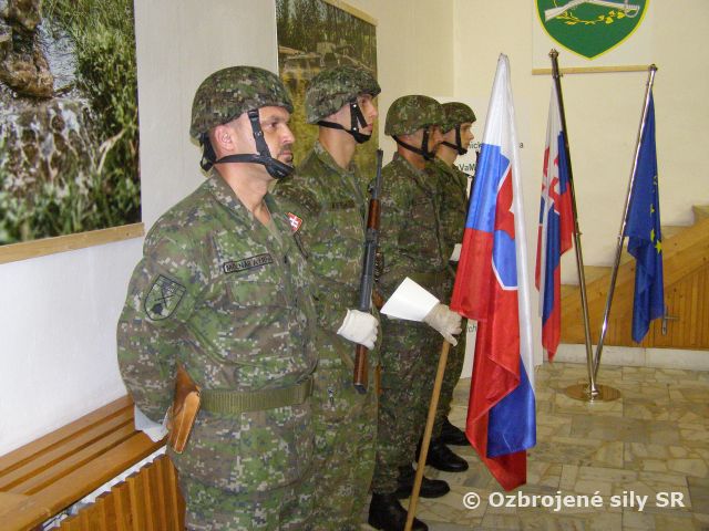 Slávnostný nástup Základne výcviku a mobilizačného doplňovania pri príležitosti 