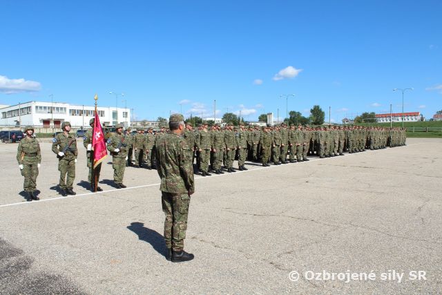 Slávnostný nástup protilietadlovej raketovej brigády