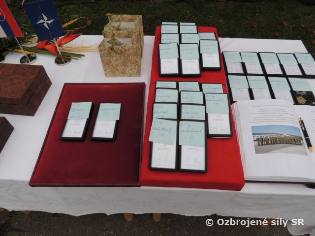 Klub vojenskej histórie protifašistického odboja ocenil účastníkov slávnostného pochodu pri príležitosti 75. výročia SNP