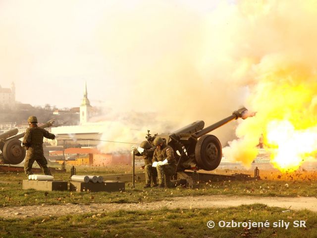 Tohtoročné delostrelecké salvy aj s Regrutačnou skupinou Bratislava