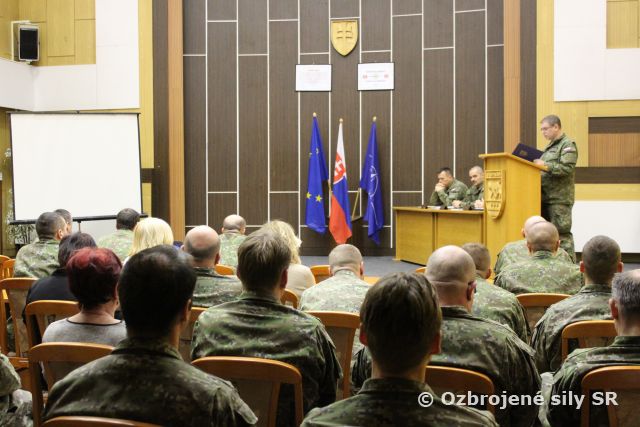 Veliteľstvo prešovskej brigády si pripomenulo 1. január 1993 - vznik Slovenskej republiky