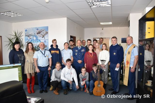 Koleda Dobrej noviny vo veliteľstve vzdušných síl vo Zvolene 