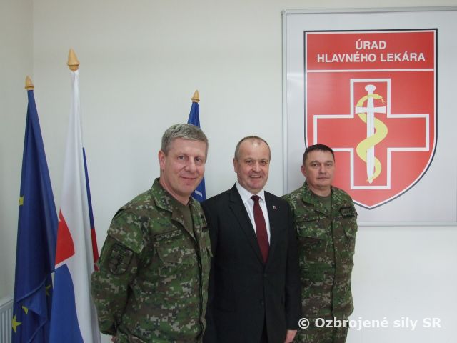 Najvyšší predstavitelia rezortu obrany na ÚHL v Ružomberku