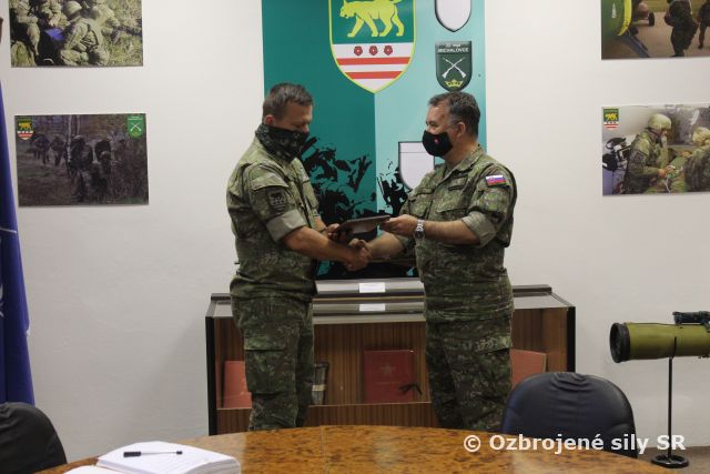 Druhá brigáda sa rozlúčila s veliacim poddôstojníkom 2.mb – štábnym nadrotmajstrom Miroslavom Ferencom